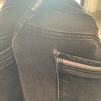 Mavi Kot Pantolonunda Arka Cep Aşınması Ve Kalite Düşüşü