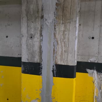 Gamador Meydan Sitesi A Blok 2. Kat Otoparkında Sürekli Su Sızıntısı Ve Yetersiz Geçici Çözümler