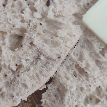 Tam Tahıllı Ekmekte Tahıl Çeşitliliği Eksik Ve Kısa Sürede Küflenme