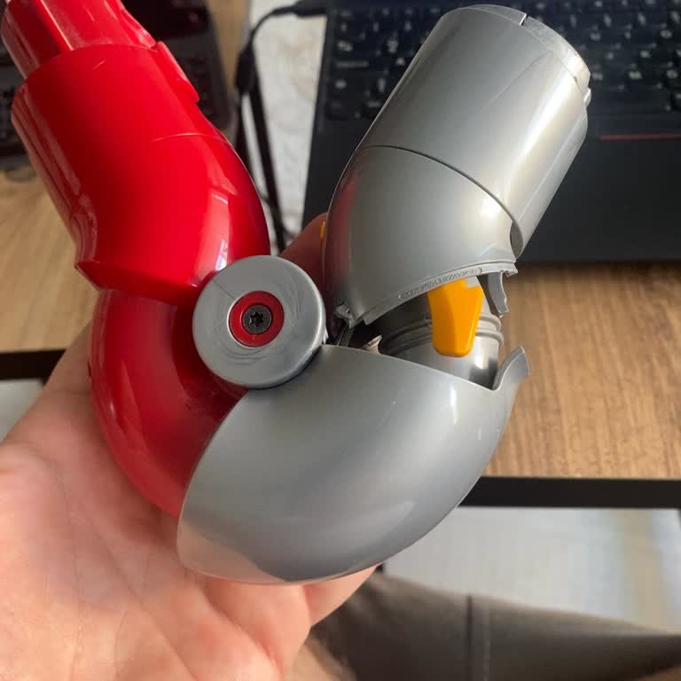 Dyson V12'de Kısa Sürede Kopan Bağlantı Parçası Ve Garanti Dışı Ücretli Destek Şikayeti