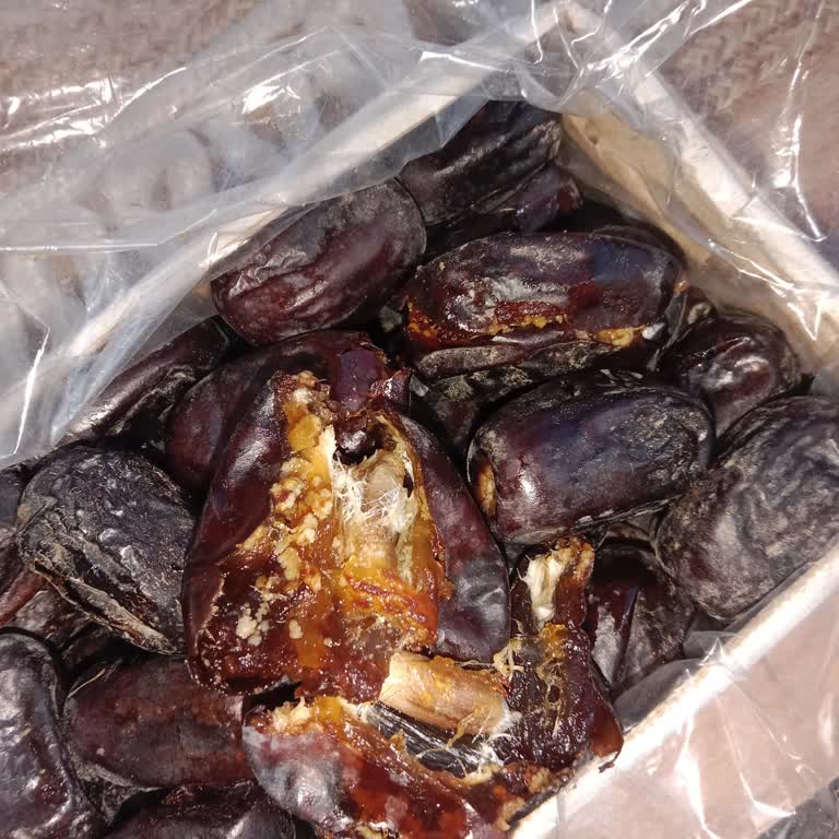 Hurma Paketi İçinde Böcek Ve Kurt Bulunması Nedeniyle Sağlık Endişesi Ve İade Talebi