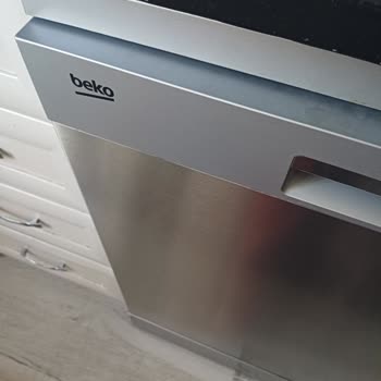 Beko Bulaşık Makinesinin Alt Sepeti Paslandı, Sağlık Riski Ve Ücretsiz Değişim İsteği