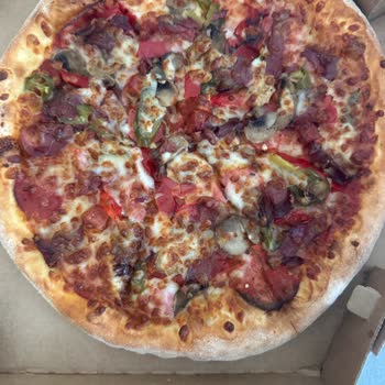 Domino's Mersin Mezitli Şubesinde Sarımsaklı Kenarlı Ve Pastırmalı Pizza Eksik Geldi