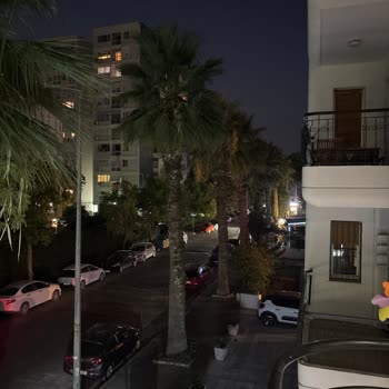 Bostanlı’da Sokak Lambaları Çalışmıyor; Güvenlik Riski Ve Acil Çözüm Talebi