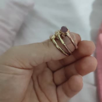 Koton Yüzüklerinin Hızlı Kararması Ve Yeşil İz Bırakması Mağduriyet Yaratıyor
