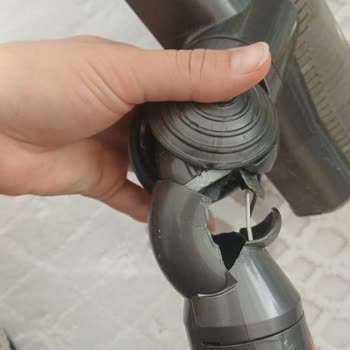 Dyson V11 Turbo Başlık Borusu Kırıldı, Garanti Kapsamında Çözüm Talebi