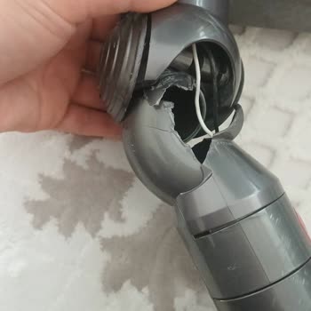 Dyson V11 Turbo Başlık Borusu Kırıldı, Garanti Kapsamında Çözüm Talebi
