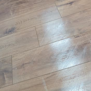 Dyson Pencil Wash Tek Haznedeki Su Kapasitesi Ve Performansı Yetersiz