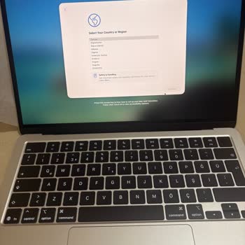 İki Kez Tekrarlayan Macbook Air Kurulum Kilitlenmesi İade Ve Telafi Talebi