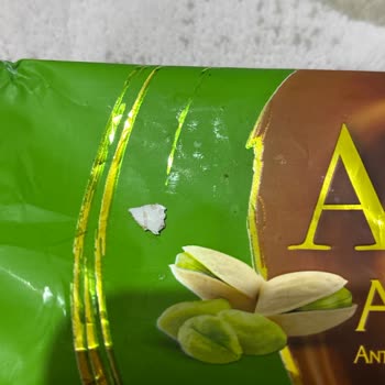 Dondurmanın İçindeki Plastik Yabancı Cisim Diş Ağrısına Neden Oldu