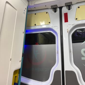 Plastik Çatal Parçası Boğaza Takıldı, Ambulansla Hastaneye Götürüldüm