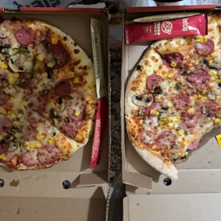 Mantarı Çıkarmamı İstediğim Pizzalar Mantarlı Geldi
