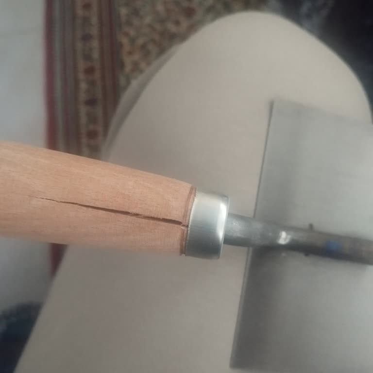 Sipariş Edilen Sıva Malası Görsellerle Uyuşmuyor Ve Sapı Çatlak