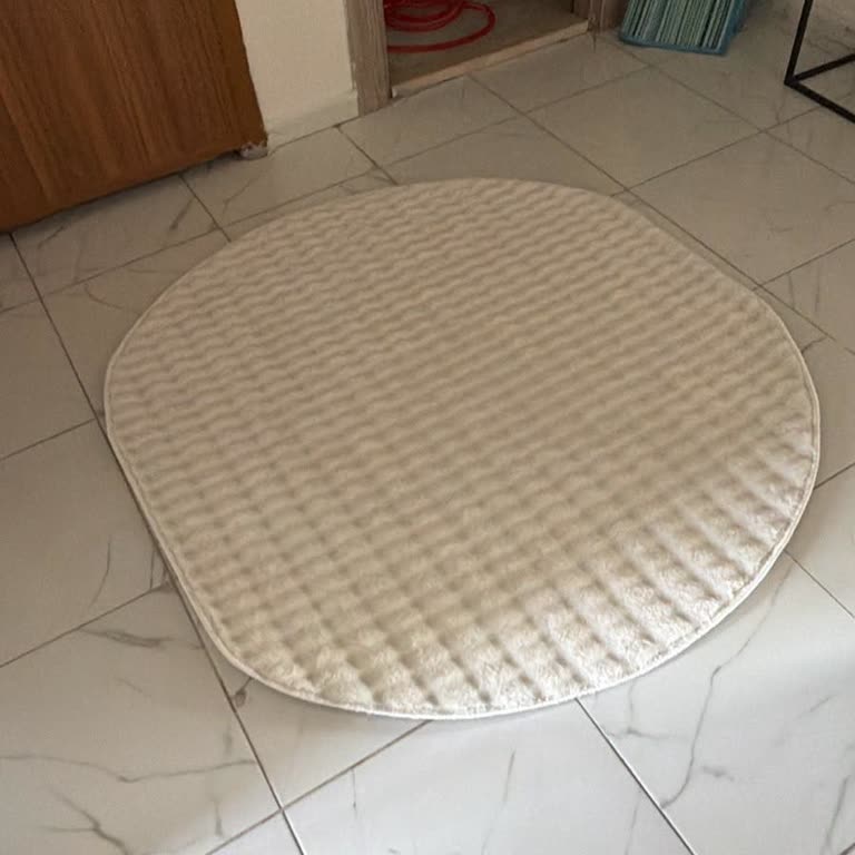 Yanlış Kesilen Yuvarlak Halı İçin Ücretsiz Düzeltme Talebi