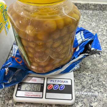Eksik Gramaj Ve Küflenmiş Zeytin Üzerine Aldatma Ve Şikayet Yayınlanmaması