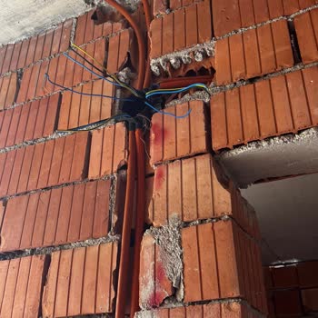 V&B Elektrik Ve Su Tesisatın Baştan Sona Yanlış Yapıldığı Ortaya Çıktı