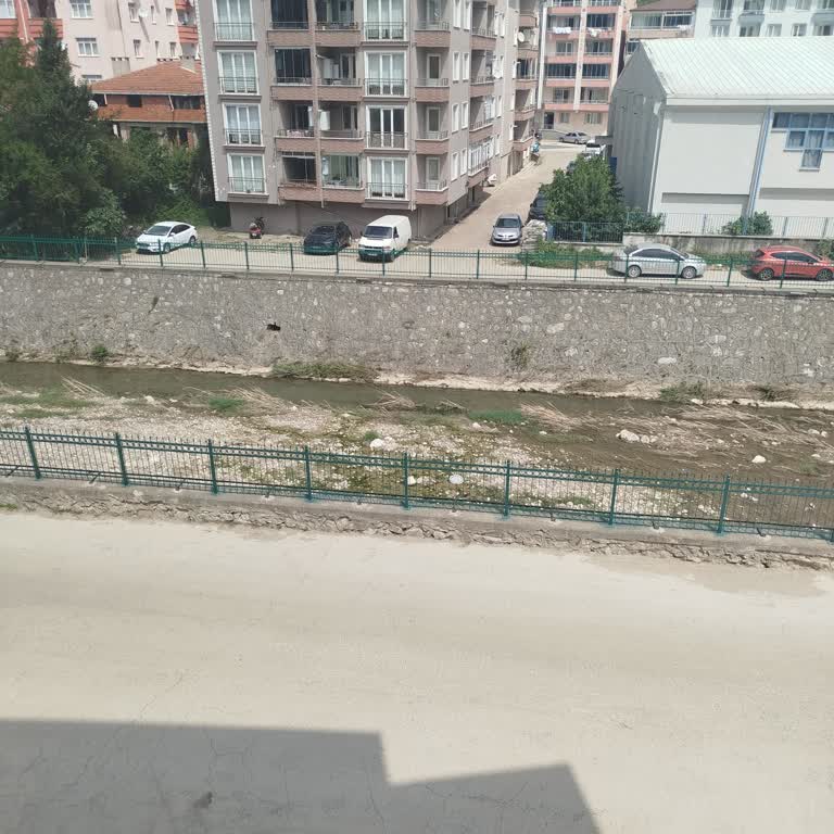 Karanlık Sokak Ve Dere Kenarı İçin Acil Aydınlatma Talebi
