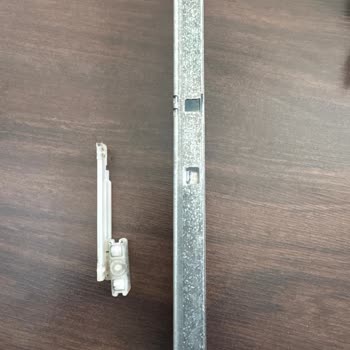 Gardırop çekmecesi mekanizması arızası ve yedek parça talebi