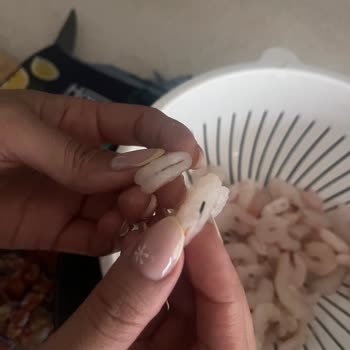Pişirmeye Hazır İddialı Karides Ürünün Temizlik Sorunu Ve Kötü Kokusu