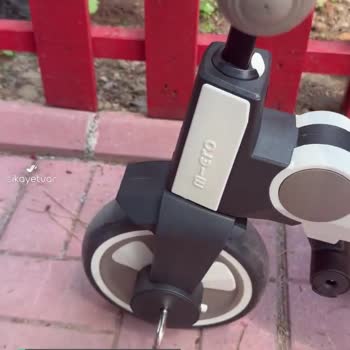 Micro Scooter Micro Bisiklet Pedalları Boşa Dönüyor Ve Çalışmıyor