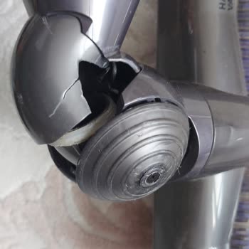 Garanti Kapsamında Olması Gereken Kırık Halı Başlığı İçin Dyson’a Şikayet