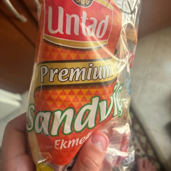 Untad Premium Sandviç Ekmeğinde Yeşil Lekeler Tazelik Ve Hijyen Endişesi