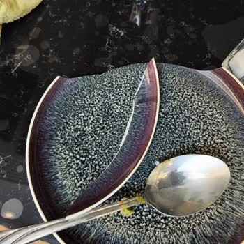 Karaca Züccaciye Streamline Galactic Porselen Tabak Setinde Kalite ve Güvenlik Sorunu