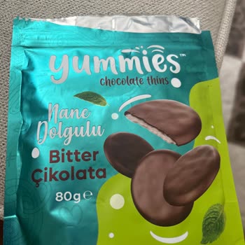 Migros Raflarında Bayat Ve Beyaz Lekeli Nane Dolgulu Bitter Çikolata