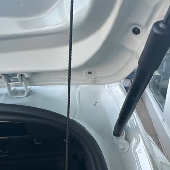 Bursa Bayisinde Dacia Sandero Bagajında Boya Atması Ve Servis Yanıtsızlığı