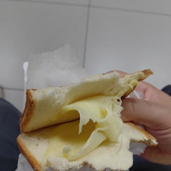 Metro Durağındaki Tostta Sucuk Eksikliği Ve Müşteri Hizmetleri Sorunu
