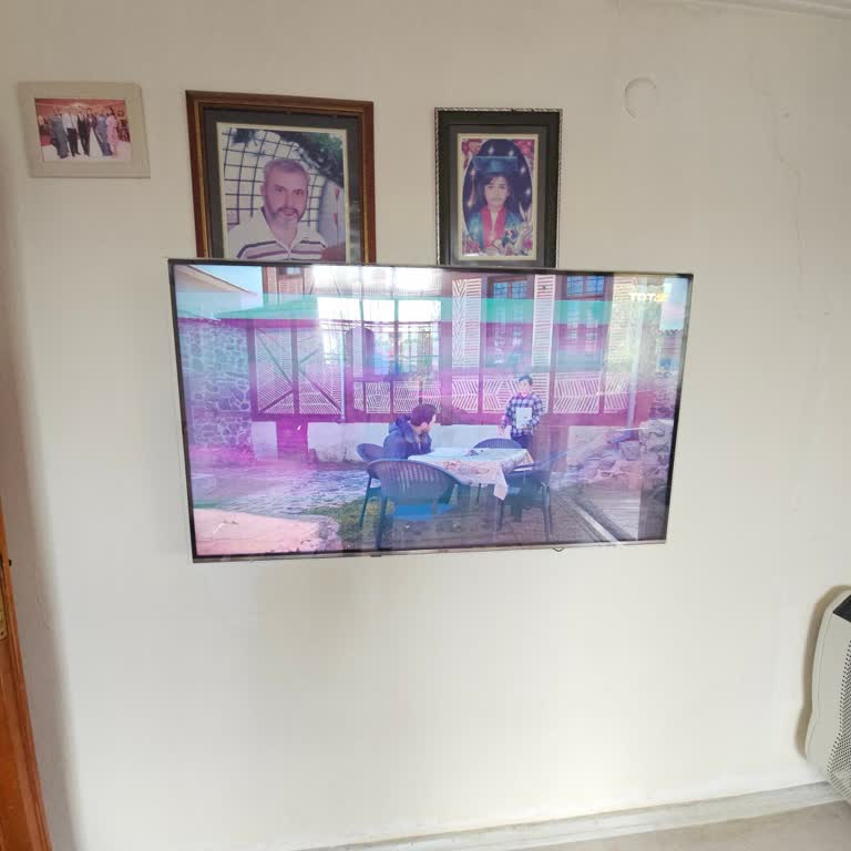 Vestel Televizyon Garantisi Biten Gününde Ekranı Pembe Renk Alarak Bozuldu: Planlı Eskime