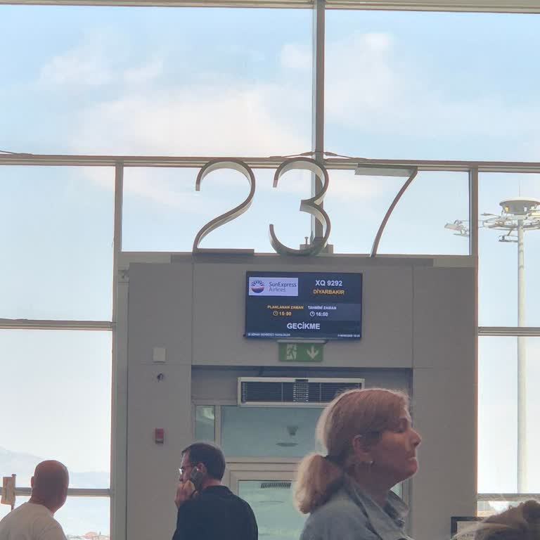 Sunexpress Uçuşlarındaki Tekrarlayan Gecikmeler Mağduriyet Yaratıyor