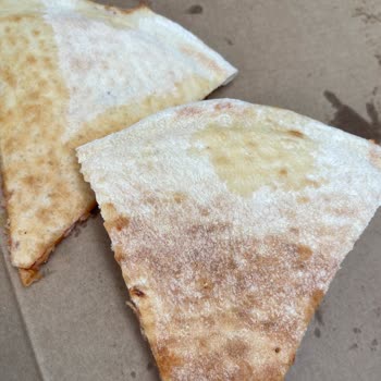 Terra Pizza’da Kıl Bulunan Pizzada Hijyen İhlali Ve Telafi Talebi