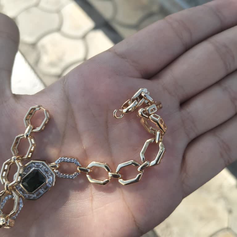 Beş Dakikada Kırılan 500 TL'lik Bileklik İçin Değişim Talebi