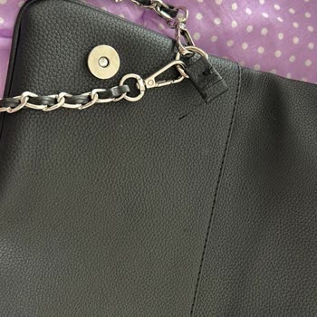 İlk Kullanımda Dikişleri Kırılan Deri Çanta İçin Ücret İadesi Talebi