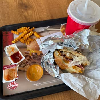 Arbys’de Burger İçinde Şeffaf Plastik Bulundu Hijyen Ve Gıda Güvenliği İhlali