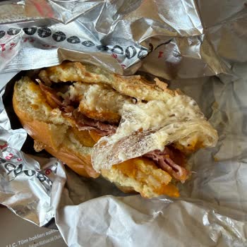 Arbys’de Burger İçinde Şeffaf Plastik Bulundu Hijyen Ve Gıda Güvenliği İhlali