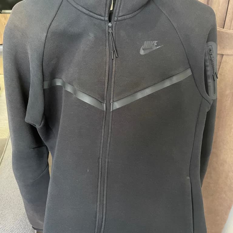 Nike Tech Ceketinde Hızlı Renk Ağarması Mağaza Tarafından Müşteri Hatası İddiası