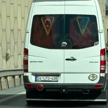 Altan Turizm Sürücüsünün Sinyalsız Şerit Değişikliği Hayati Tehlike Yarattı