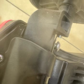Sorunlu Scooter’da Vidalar Hızla Gevşedi, Garanti Reddi Kabul Edilemez