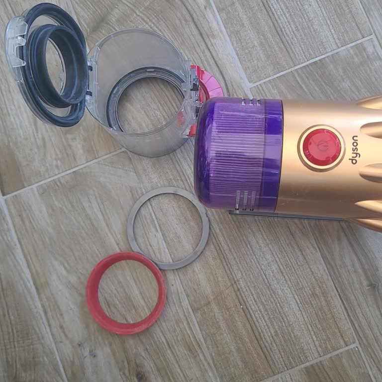 Dyson V12 Detect Slim Toz Haznesi Contası Çıktı, Garanti Süresi Dışında Ücretsiz Parça Talebi