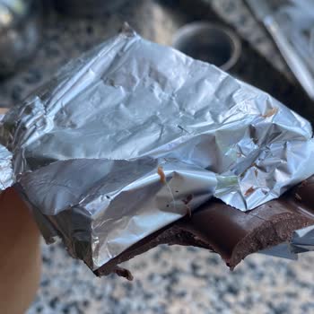 Çikolata İçinde Canlı Kurt Bulunması Sağlık Ve Hijyen Riski
