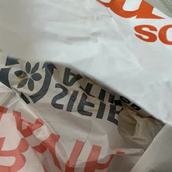 Kırık Yumurta Ve Kötü Koku, Müşteri Hizmetleri Cevap Vermemesi