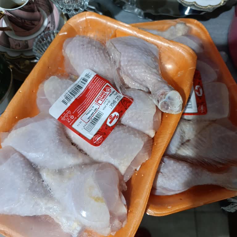 Hopa BİM Şubesinde Baget Tavukta Ağırlık Ve Yoğun Koku Sorunu