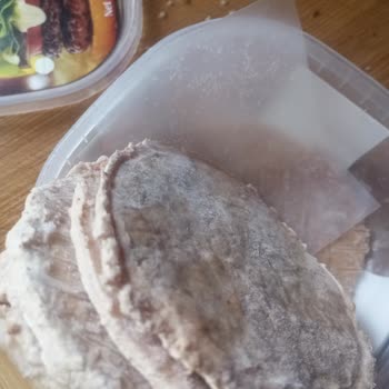BİM'de Dondurulmuş Köftelerin Ayırıcı Ambalajı Olmadan Satılması