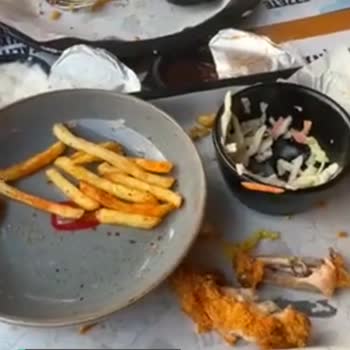 Doyuyo! Yemekten Kıl Çıktı!