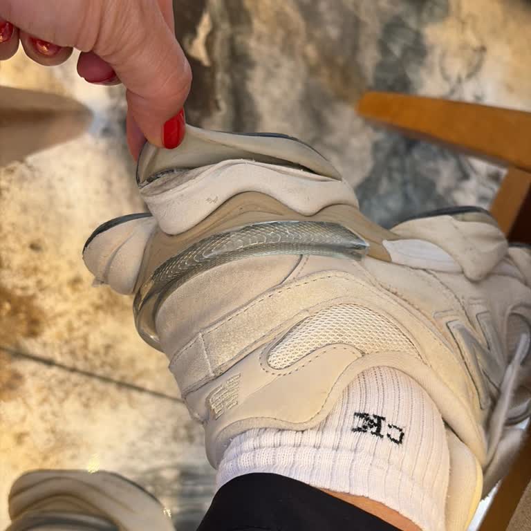 New Balance 9060 Ayakkabısının Kısa Sürede Tabanda Açılması Ve Deformasyon Sorunu