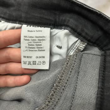 Mavi Jeans Kot Pantolonunda Ağ Bölümünden Yırtılma Ve Güven Kaybı