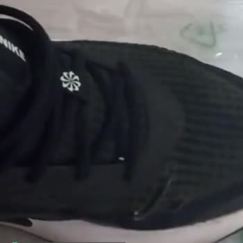 Boyner Nike Koşu Ayakkabısında Yırtılma