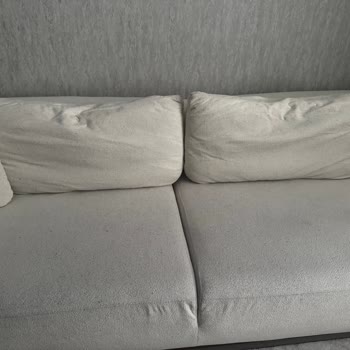 Koltuklardaki Üretim Kusuru Ve Mağaza İlgisizliği Üzerine Şikayet